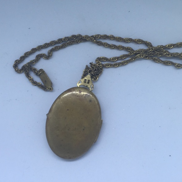 Vintage Gothic Locket Onyx and Gold Chain Necklace - Picture 4 of 4